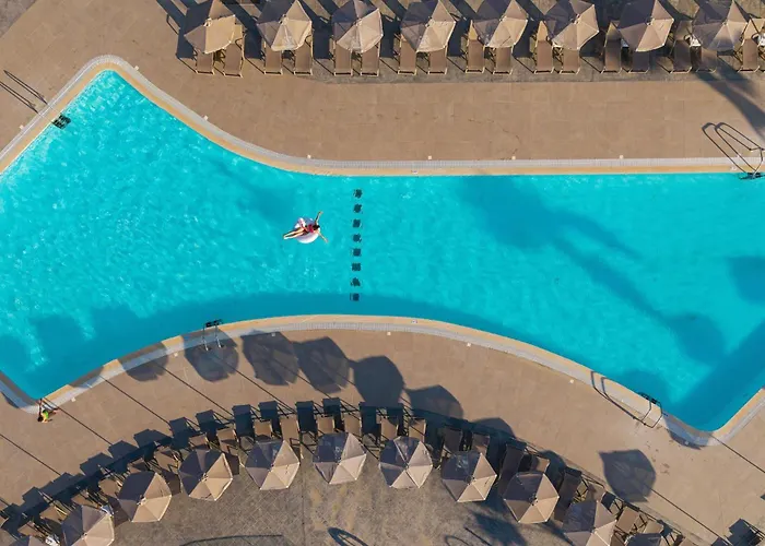 Hotell The Aeolos 4*